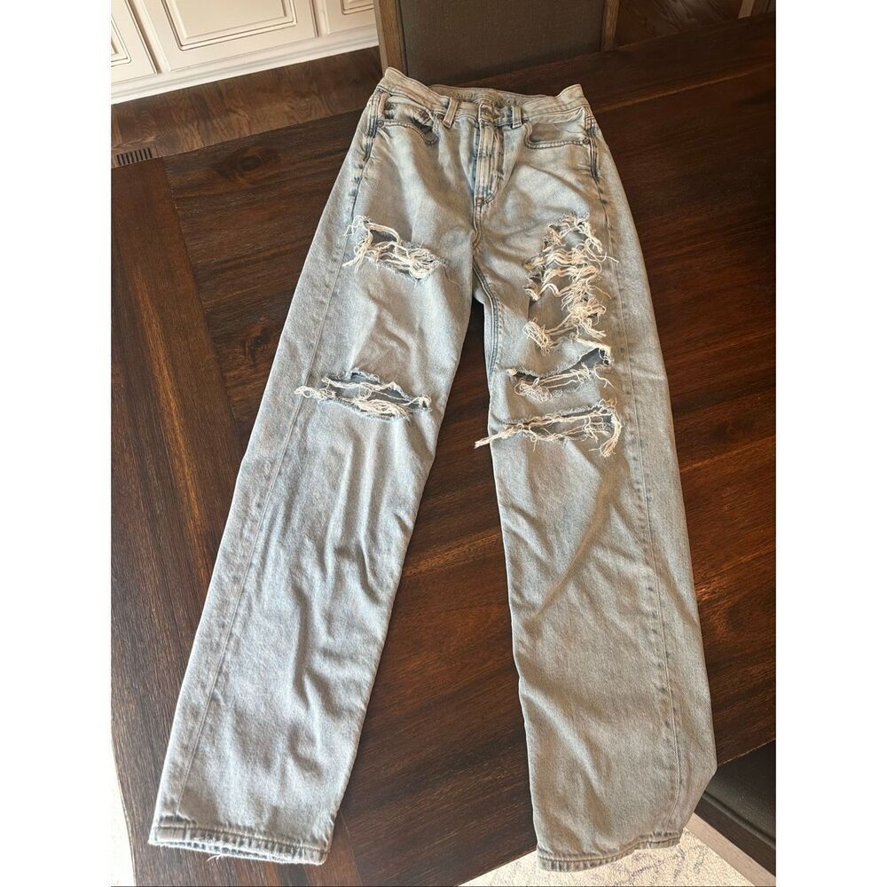 American Eagle destroyed baggy jeans